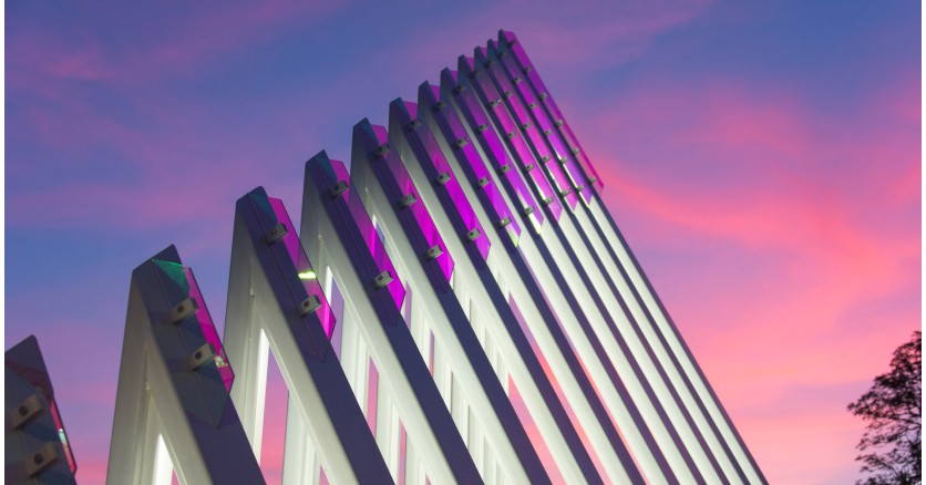 Current: световая инсталляция на Гудзоне с датчиками движения