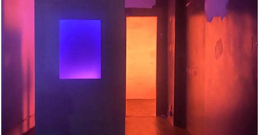 «Вывести людей из запертых квартир и поделиться улицами»: световая инсталляция «Open» «Вывести людей из запертых квартир и поделиться улицами»: световая инсталляция «Open»