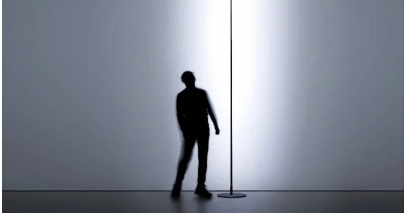 Свет в минимализме: графичный светильник от итальянского дизайнера 