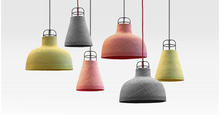 Подвесной светильник из листьев пальмы в Таиланде