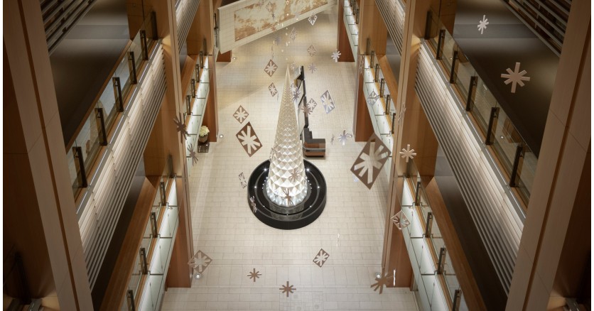 Светящаяся ёлка Nendo в Японии Светящаяся ёлка Nendo в Японии