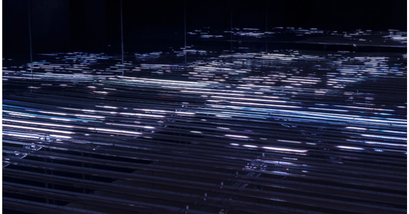 &laquo;Waves of code&raquo;: световая инсталляция, принимающая цифровые вызовы