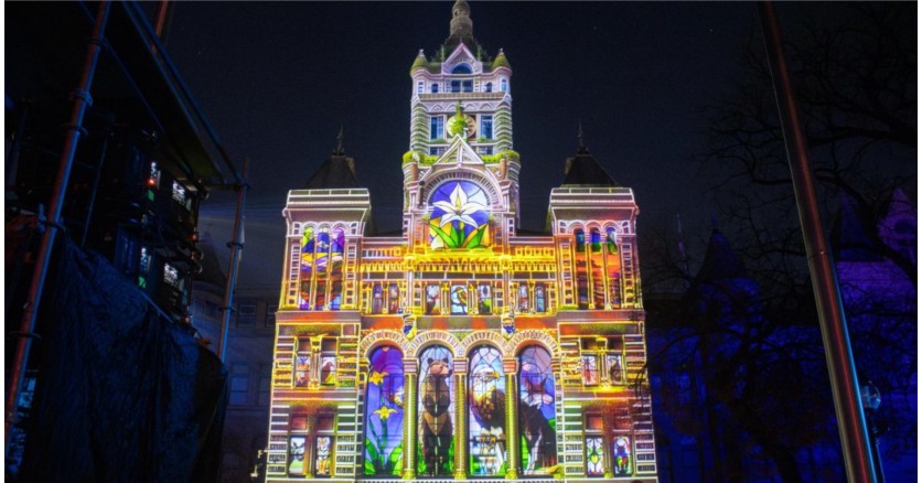 Световое шоу на высоте 400 футов