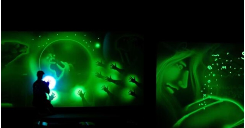 Световое шоу на книжной ярмарке в Шардже