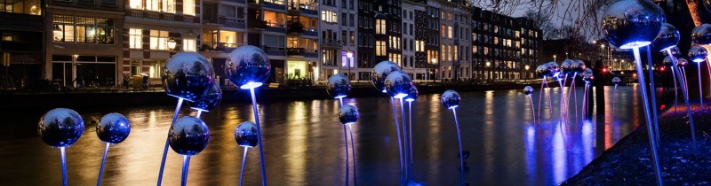 Индийский художник представил «Бассейн Мечтаний» на световом фестивале в Амстердаме