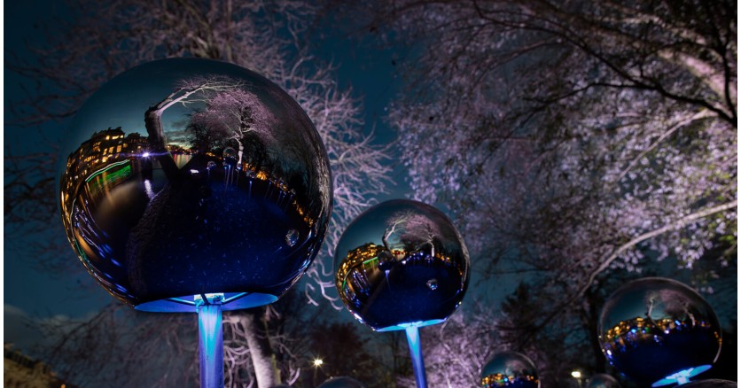 Индийский художник представил «Бассейн Мечтаний» на световом фестивале в Амстердаме Индийский художник представил «Бассейн Мечтаний» на световом фестивале в Амстердаме