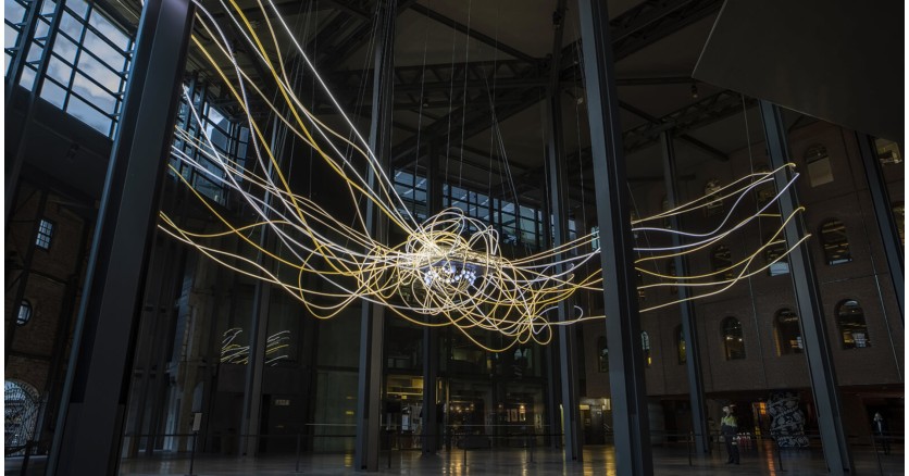  Световая инсталляция, вдохновлённая северным сиянием