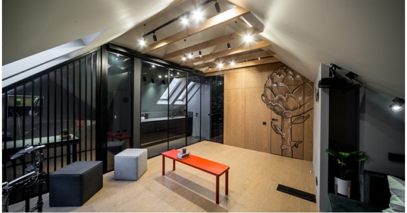 Трековые системы от Lightstar Group осветили сцену на мансарде в &laquo;Дачном ответе&raquo;