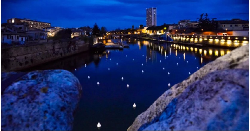 Сила в единстве: послание человечеству в световой инсталляции