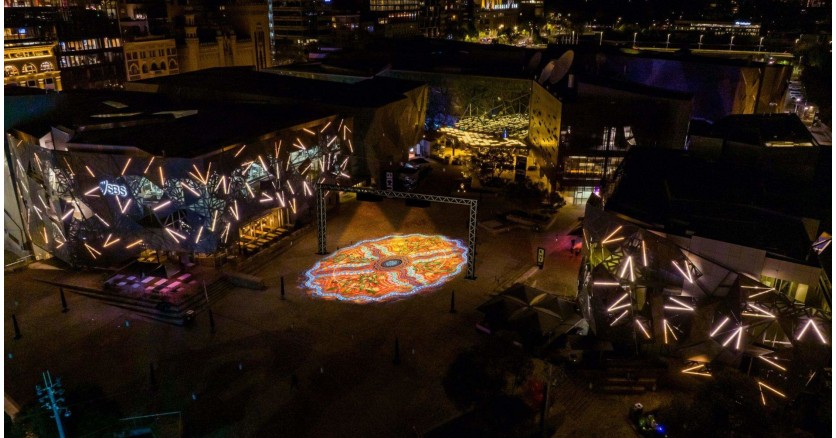 Слияние древней культуры и технологий в световом шоу в Австралии Слияние древней культуры и технологий в световом шоу в Австралии