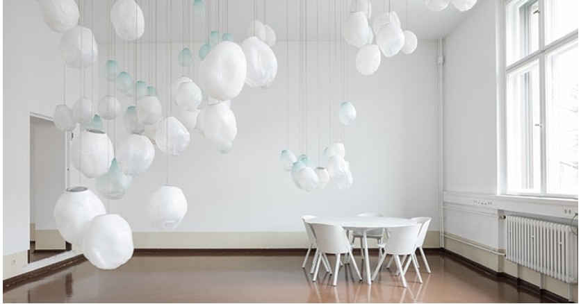 Светильники с мятыми плафонами на Euroluce 2019