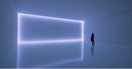 Свет рисует горизонты в инсталляции Доуга Уилера