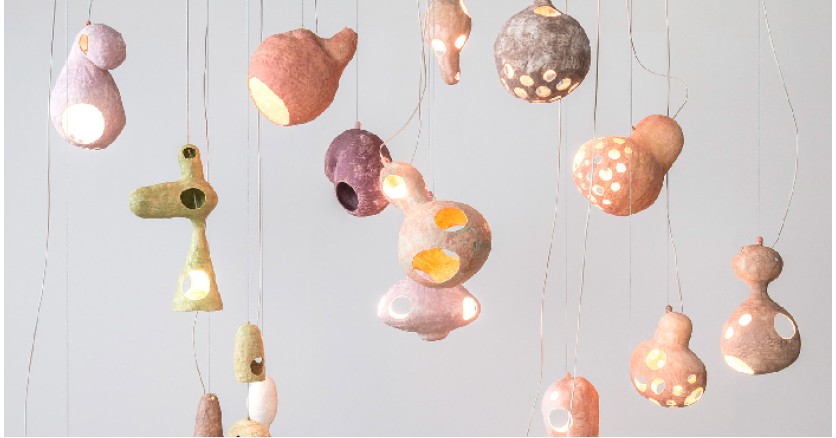 Ты видишь овцу: парящие светильники от японской художницы