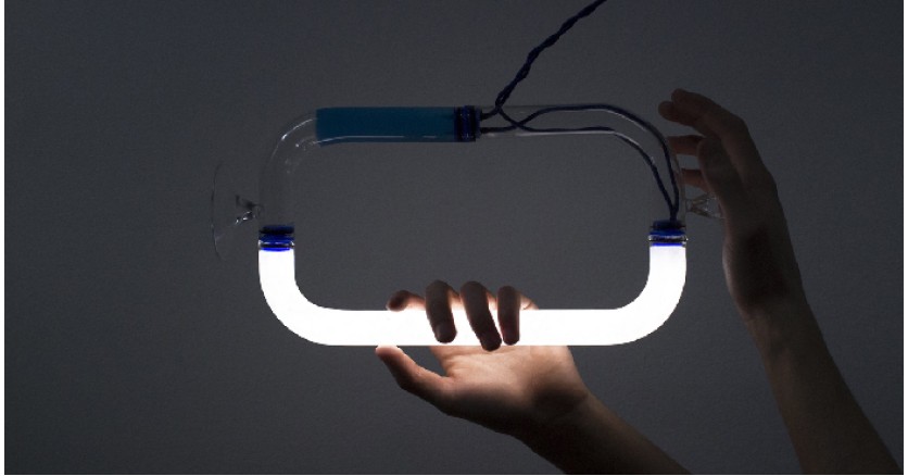 Студенты льют воду: светильник, работающий от жидкости